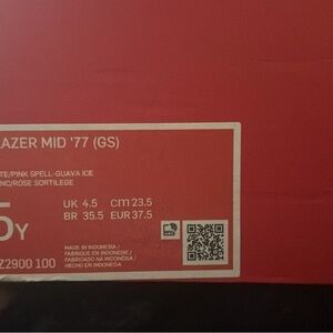 Nike Blazer Mid '77 GS in White and Pink